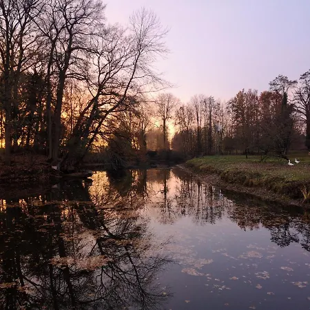 Holiday home Eco-gite De L'etang Present