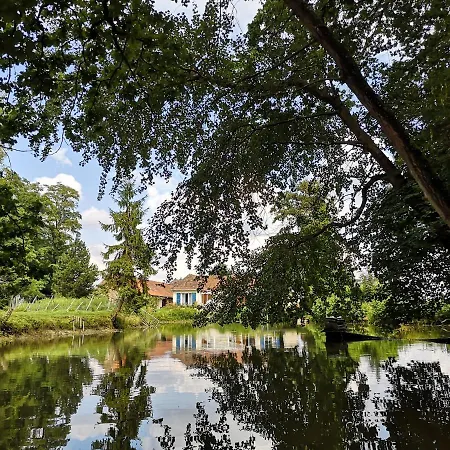 Eco-gîte De L'etang Présent Сasa de vacaciones *