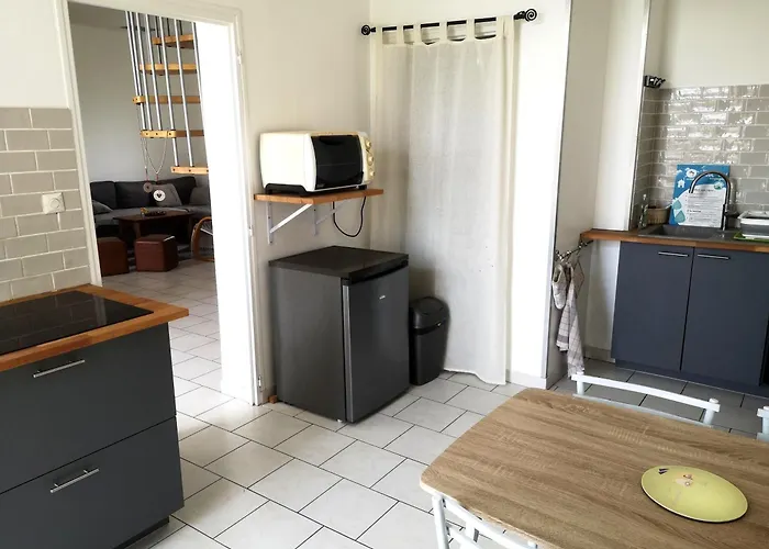 Holiday home Eco-gite De L'etang Present *